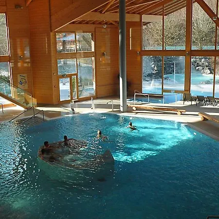 Sleeps 6 Pool Wifi Apartment *
